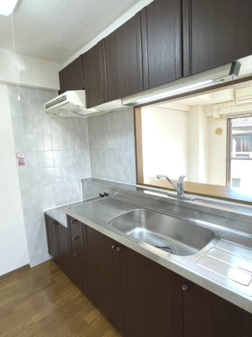 足立区西新井本町３丁目の賃貸マンションのキッチン|画像は別部屋のため参考画像
