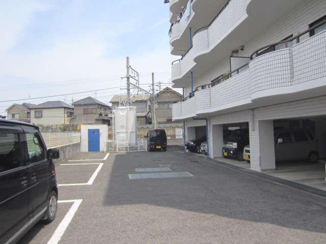 【駐車場】