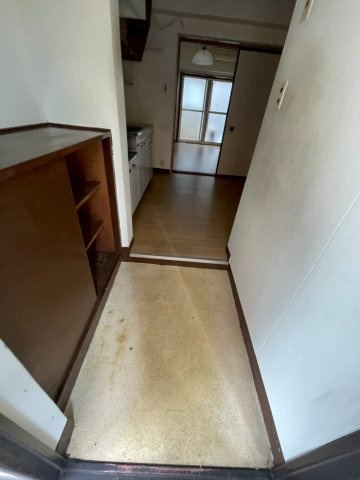 根津マンションの玄関