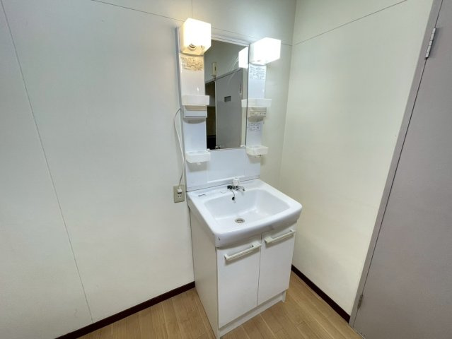 根津マンションの洗面所