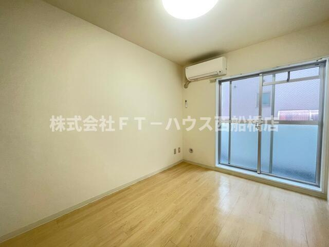 Ｒ　ＦＩＥＬＤＳ　ＧＹＯＴＯＫＵの居間・リビング