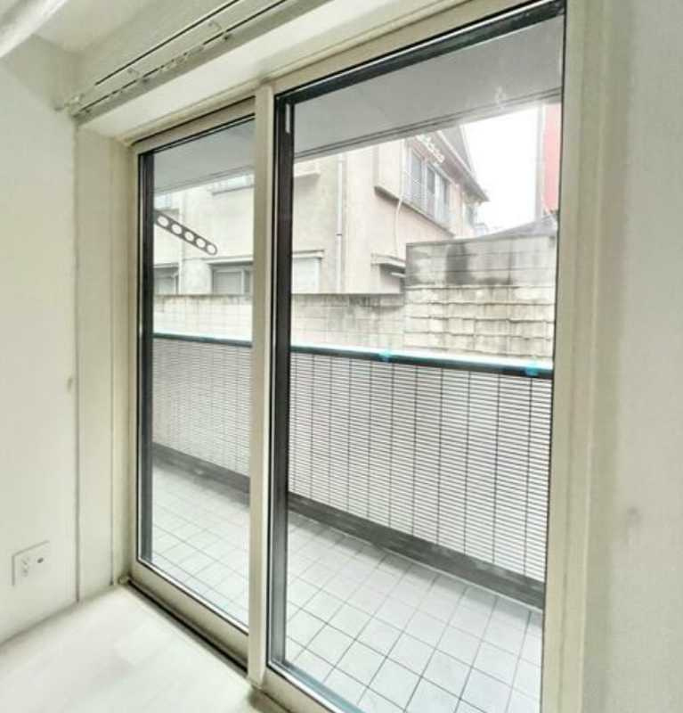 ネリス　駅近　ペット相談　築浅　角部屋のバルコニー