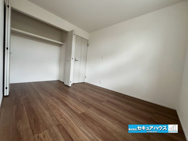 【今からご案内可能】知多市つつじが丘1丁目　全2棟の洋室|【洋室】
◆お子様のお部屋や主寝室、来客時の宿泊室、趣味のお部屋としてもご利用いただけます♪
