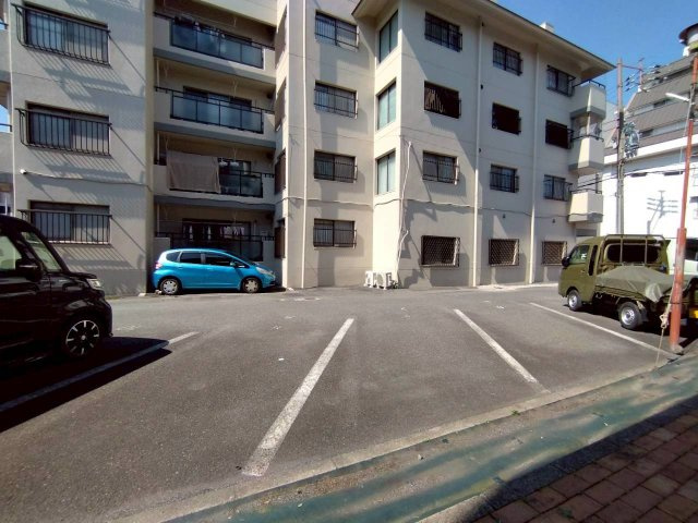 ハイツ大手町Ⅱの駐車場