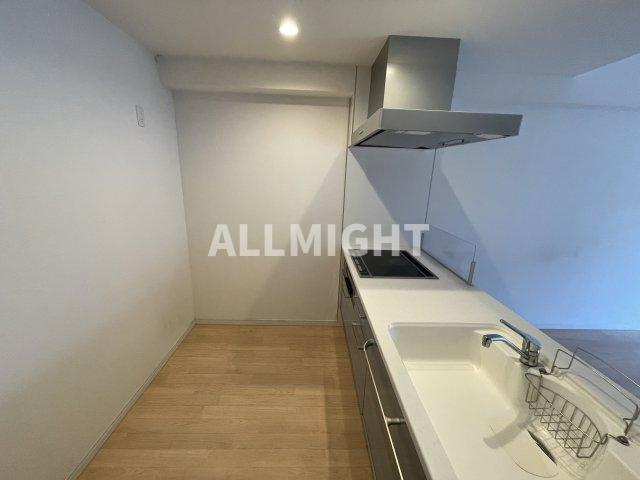 狛江市駒井町３丁目の賃貸マンションの内装|★お部屋探しはオールマイト不動産までご相談下さい♪【044-543-9135】