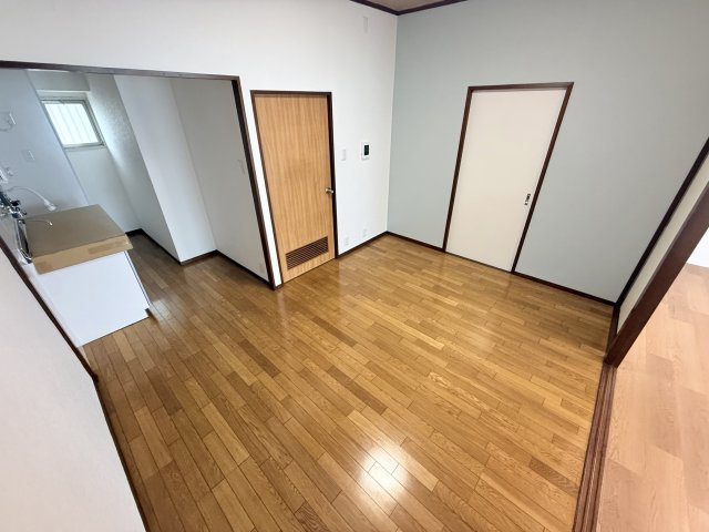 【居間・リビング】 | 金剛グリーンハイツ