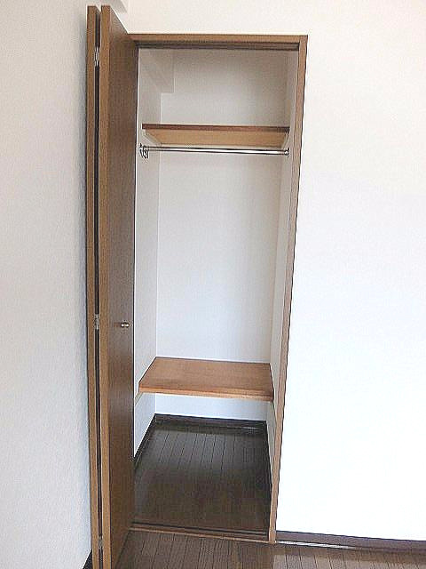 千葉市花見川区さつきが丘１丁目の賃貸マンションの収納