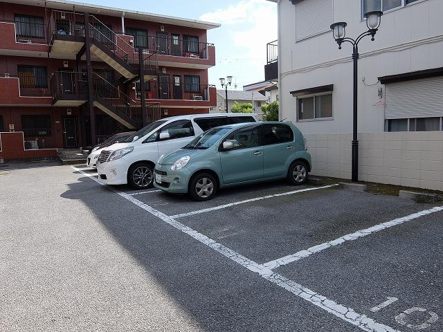 千葉市花見川区さつきが丘１丁目の賃貸マンションの駐車場