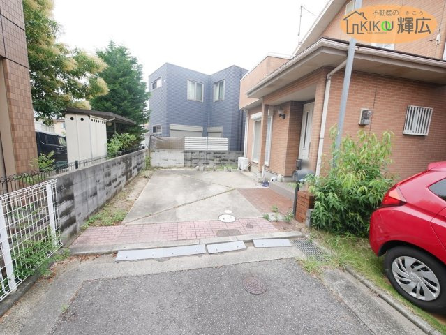 明石市魚住町住吉4丁目　中古戸建の前面道路含む現地写真