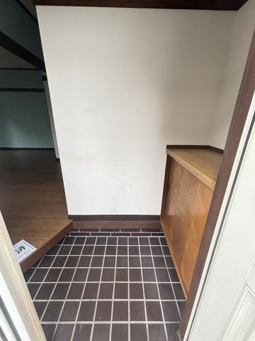 メゾンエクセＫの玄関