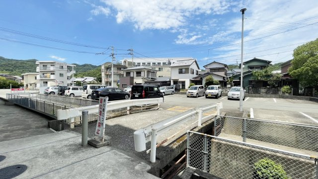 城南コーポラスの駐車場