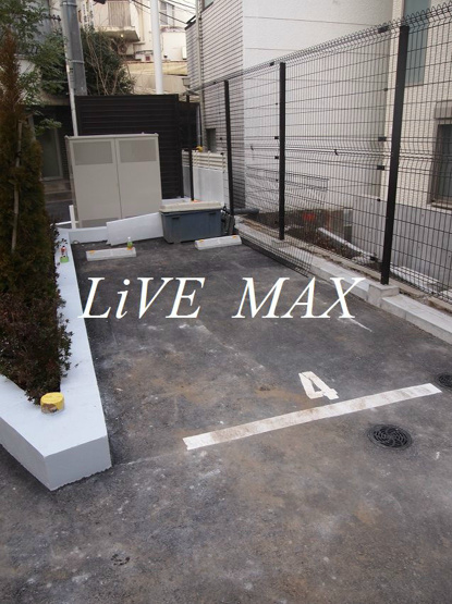【駐車場】