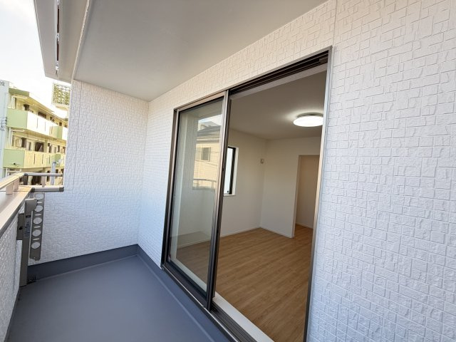 宜野湾市嘉数（全8棟）H号棟のバルコニー|H号棟　インナーバルコニー♪