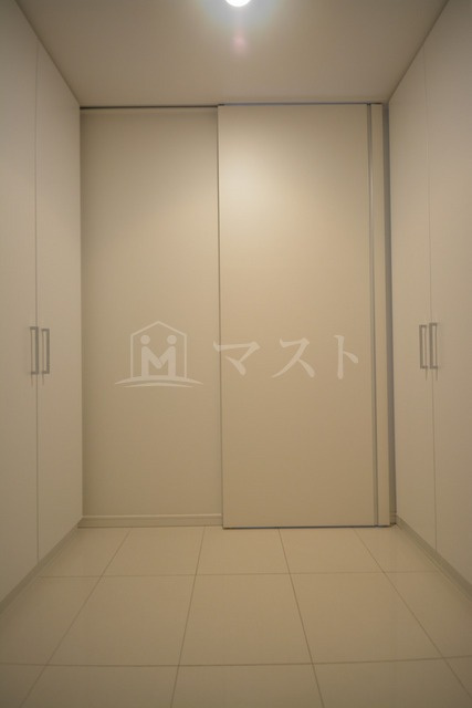 リバーサイドタワー中之島の玄関