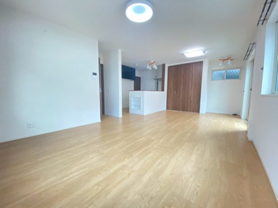 【居間・リビング】 | 富田町５丁目戸建