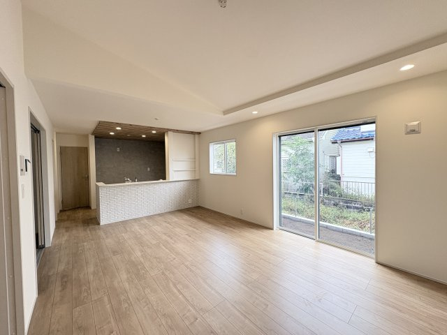【居間・リビング】 | 深谷市西島　ブルーミングガーデン　新築戸建　全1棟　1号棟