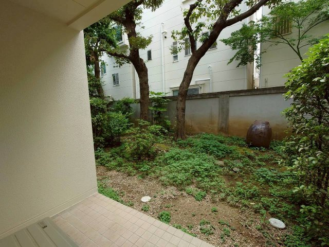 【庭】