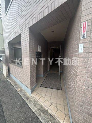 【エントランス】 | S・Kビル | 落ち着いたエントランスです