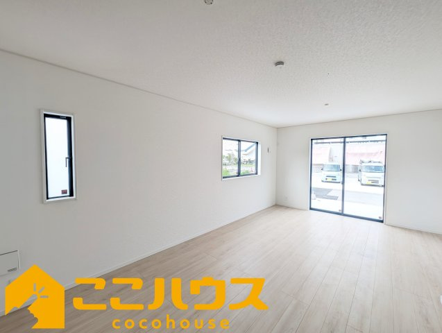 南城市佐敷伊原第2　新築戸建て　全4棟　2号棟の居間・リビング|【施工例】※同施工の別物件写真