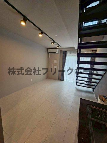 国立市北２丁目の賃貸マンションの居間・リビング