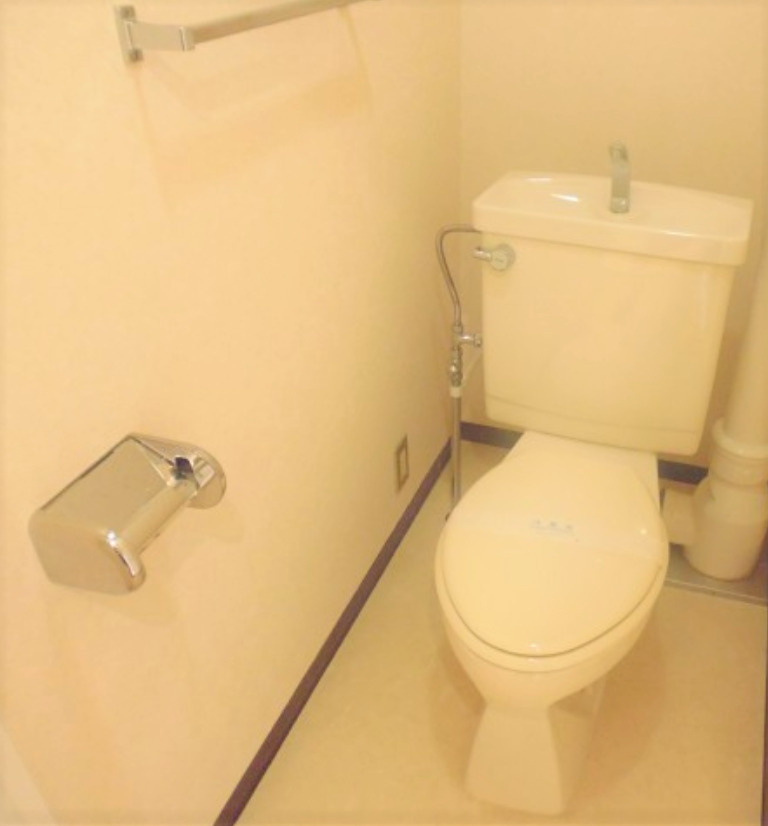 久留米市西町の賃貸マンションのトイレ|落ち着いた色調のトイレです