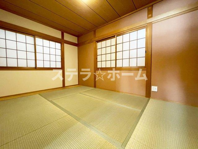 瑞光2 中古戸建の和室|柔らかい畳が心地よい和室