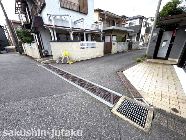 八千代台北９丁目　売地の前面道路含む現地写真|東南側道路面　陽当り良好