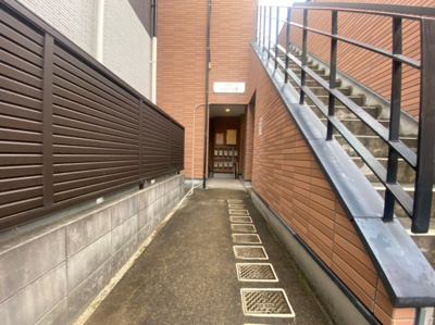 【エントランス】 | Loft3千種 | 清潔なエントランスです