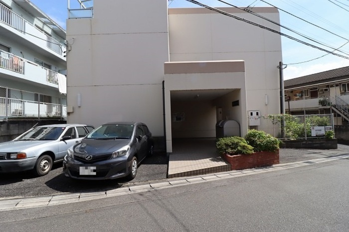 小泉コーポラスのエントランス