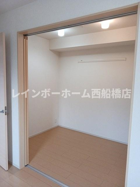 ソイビーンズ　ウッドの寝室