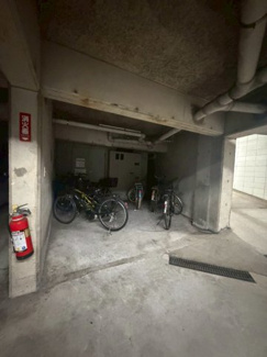 駐輪場　1台無料