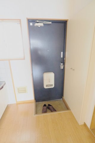 クリーンハウスコーポA棟の玄関
