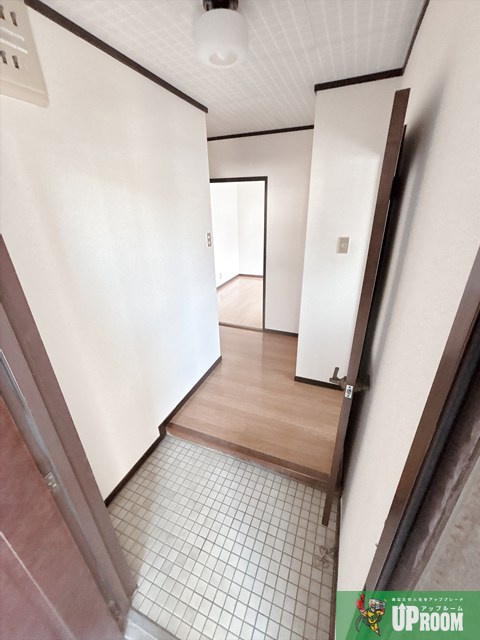 サンハイツ白山の玄関