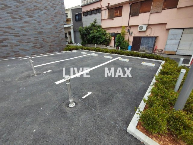 【駐車場】ファーストフィオーレ十三エリオ
