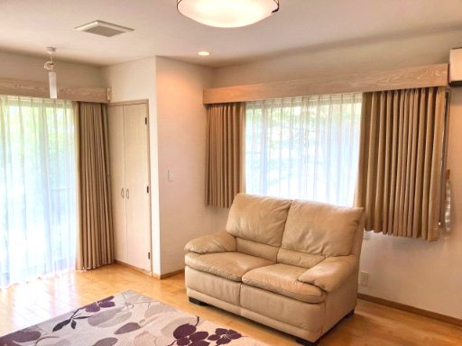売中古戸建　藤枝市堀之内の洋室|1階の洋室からも庭園を鑑賞できます！