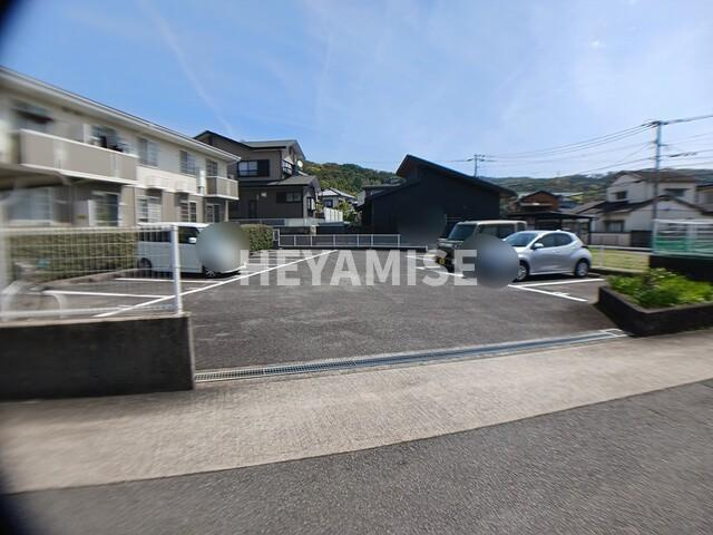 ディアコート池田Bの駐車場