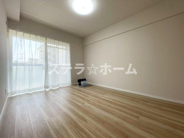 御幸第一コーポの洋室|個人の部屋や寝室として使える洋室です