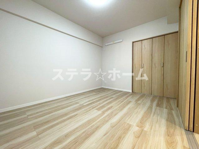 御幸第一コーポの洋室|落ち着いた色調の洋室です
