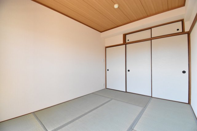 パールヒルズニシオの和室