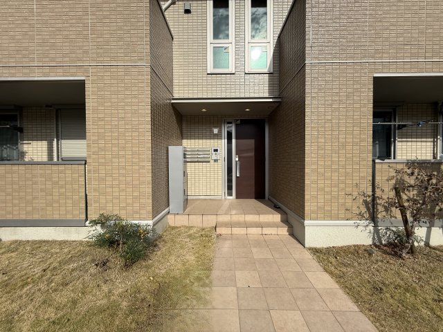 たまきB棟のエントランス