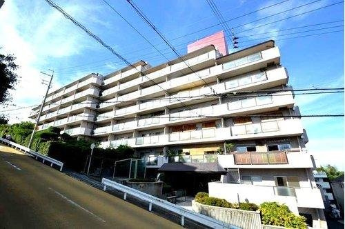 シーアイマンション夙川広田の外観|季節の移り変わりがよくわかります