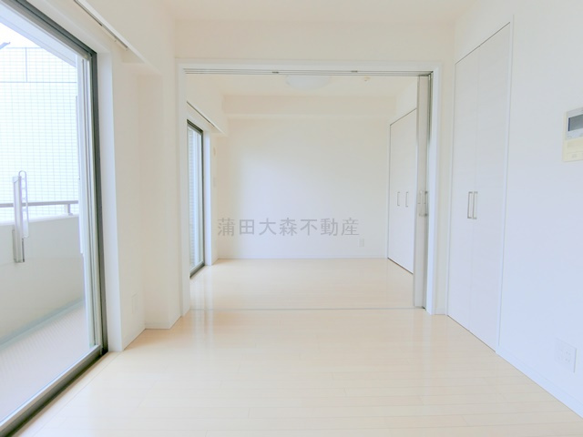 六郷土手分譲賃貸マンションの居間・リビング