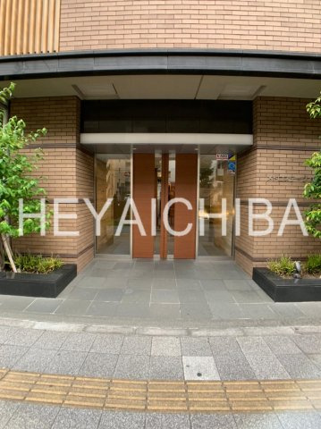 メトロステージ上野のエントランス