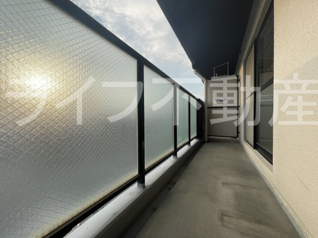 MⅢTAKAI のバルコニー|暖かな日差しのふりそそぐバルコニー