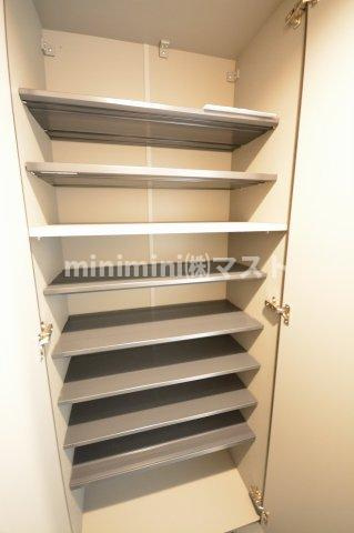 シーズンフラッツ阿波座の収納