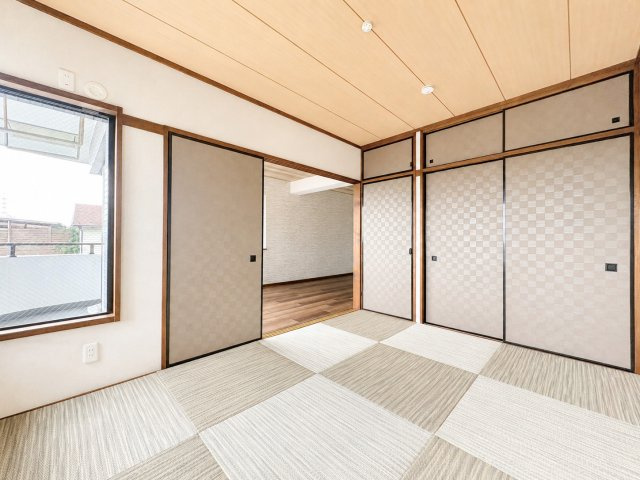 【和室】 | リベルテ磯子　Renovation/ペット飼育可/杉田駅歩12分 | ◆子どものスタディ空間として、あるいは書斎やホビールームとして生活スタイルに合わせて使えるプライベートルーム。居心地のいい落ち着いたインテリアが似合います。