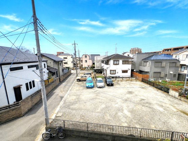 葛飾区鎌倉３丁目 売戸建の展望|視界を遮る建物が少なく、陽光と開放感に包まれた眺めが広がります。