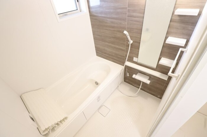Ｄ－ｒｏｏｍ赤塚　Bの浴室