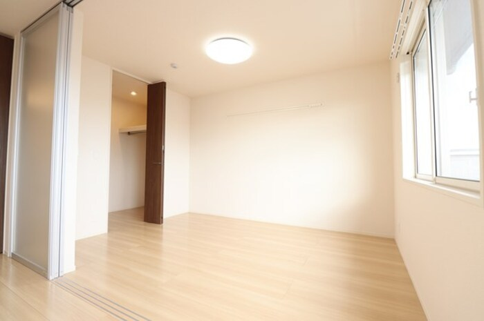 Ｄ－ｒｏｏｍ赤塚　Bの洋室