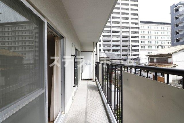 日商岩井野江マンションのバルコニー|お洗濯にも便利なバルコニー付き